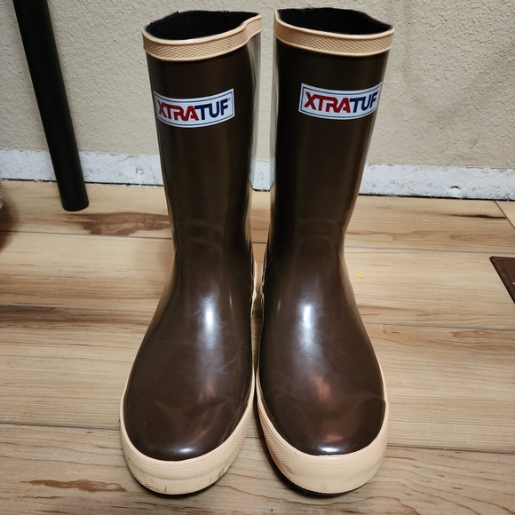 Big Kid's Legacy Brown Xtratuf Waterproof Rubber Rain Boots - Picture 2 of 10